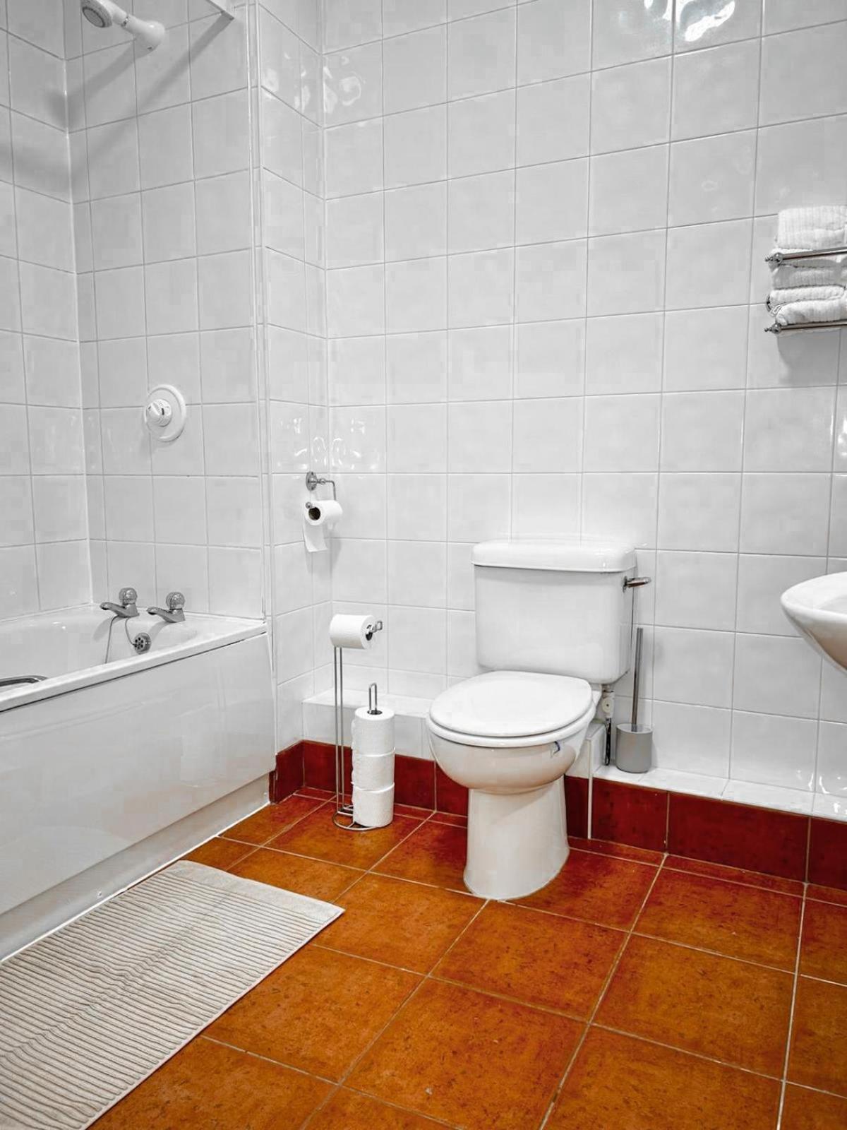 Nem House Apartment Голуей Екстериор снимка