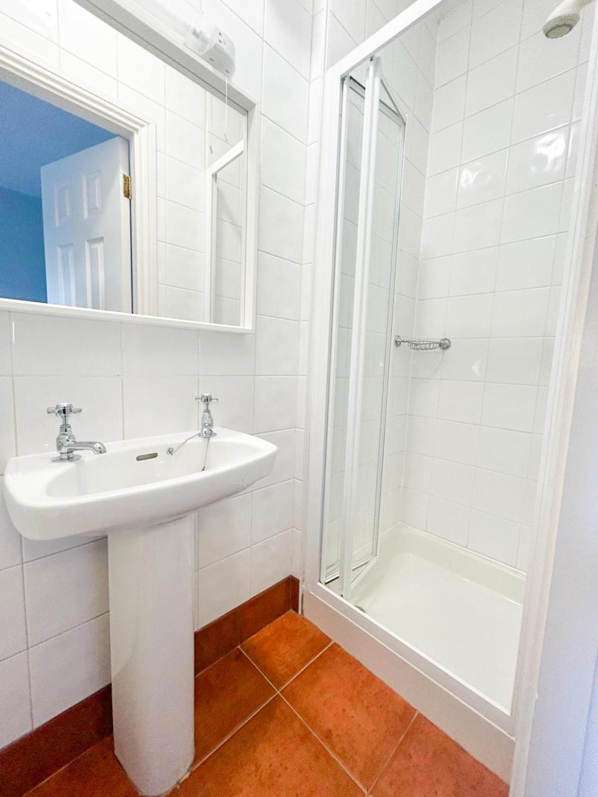 Nem House Apartment Голуей Екстериор снимка